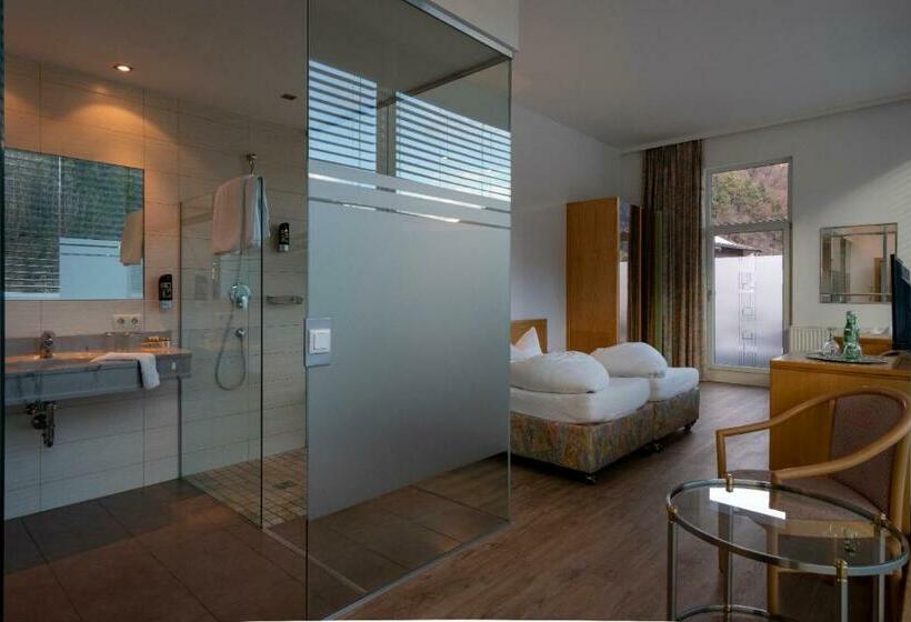 标准三人间, Bruggner Stub`n