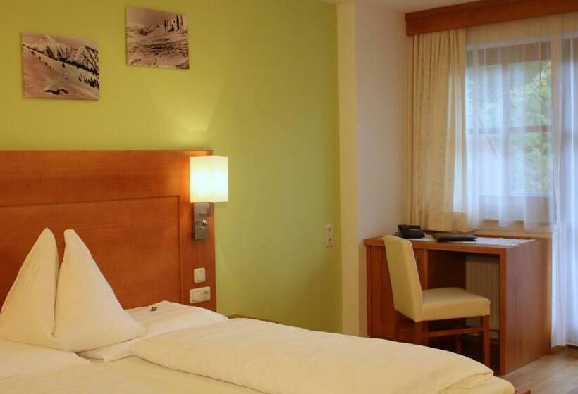 غرفة كلاسيكية, Dorfer