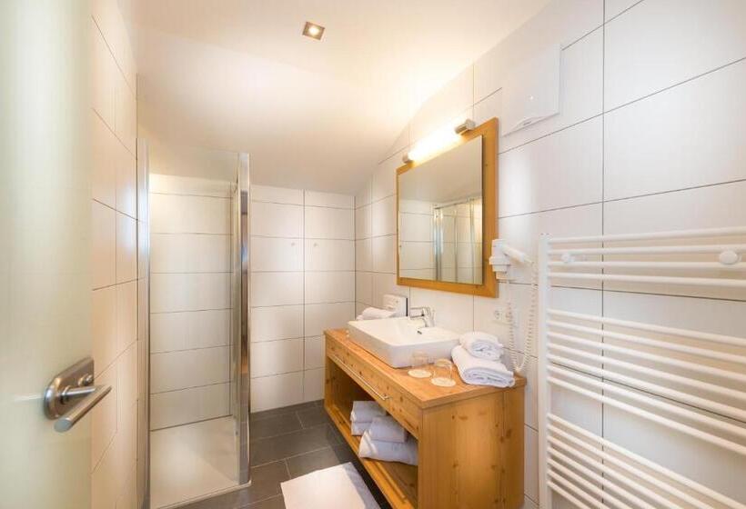 غرفة سوبيريور عائلية, Dorfer