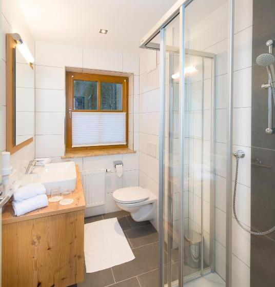 غرفة أساسية, Dorfer