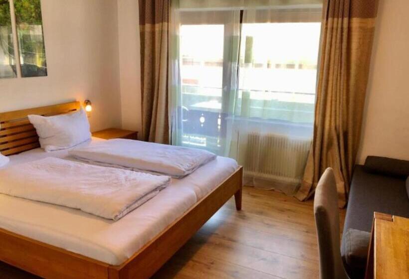 غرفة قياسية, Haus Maria