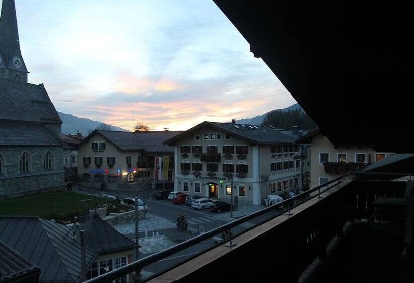 غرفة قياسية رباعية, Haus Maria