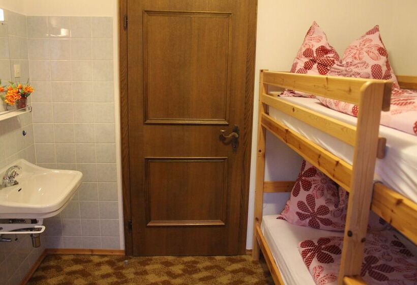 اتاق استاندارد با سرویس بهداشتی مشترک, Haus Maria