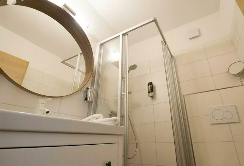 スタンダードルーム, Home Suite Home