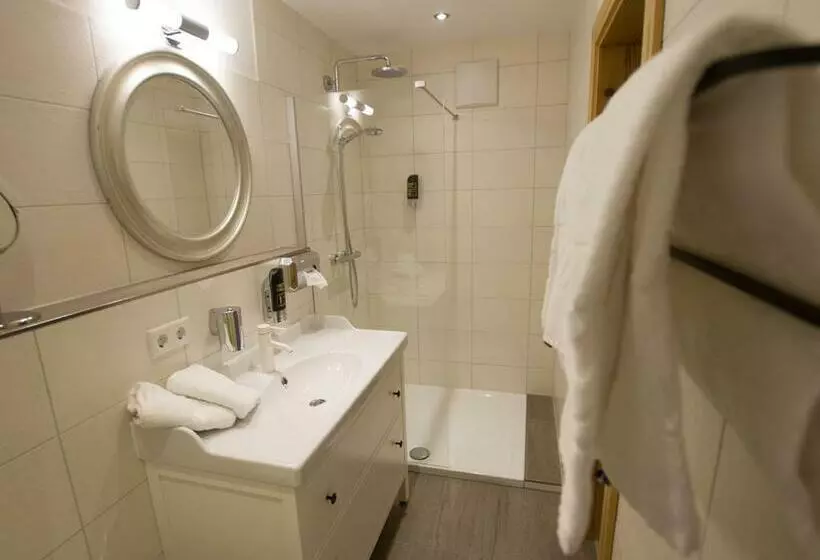 １ベッドルームアパートメント, Home Suite Home