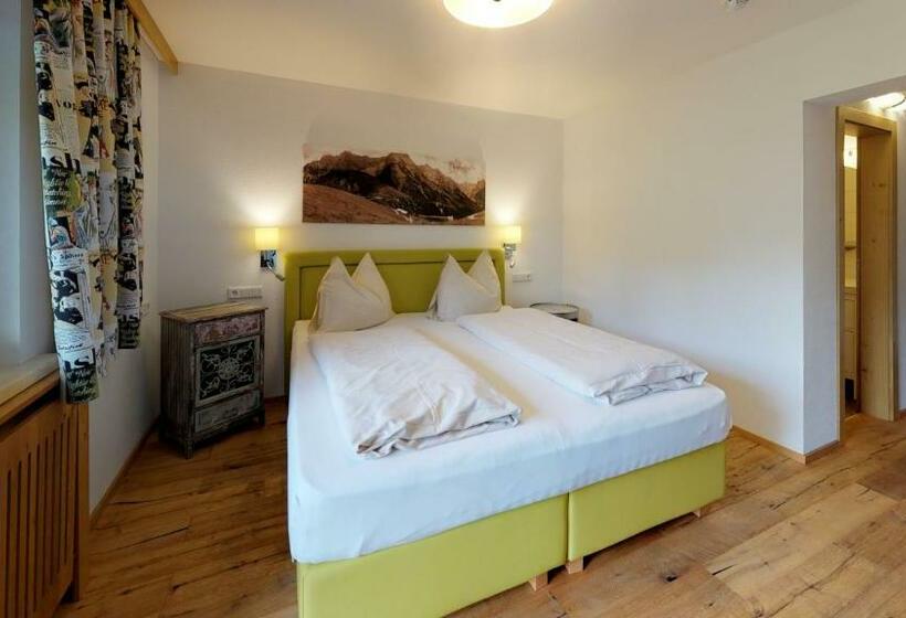 غرفة قياسية, Home Suite Home