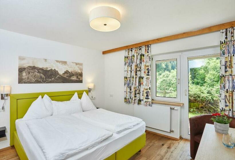 Номер Стандарт, Home Suite Home