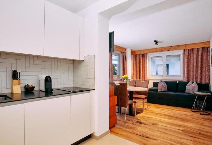 شقة غرفة واحدة, Home Suite Home