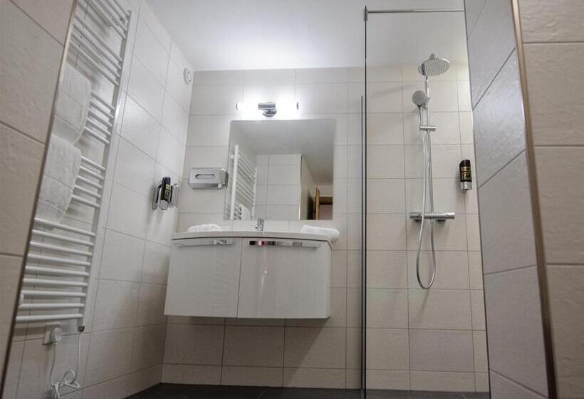 شقة غرفة واحدة, Home Suite Home