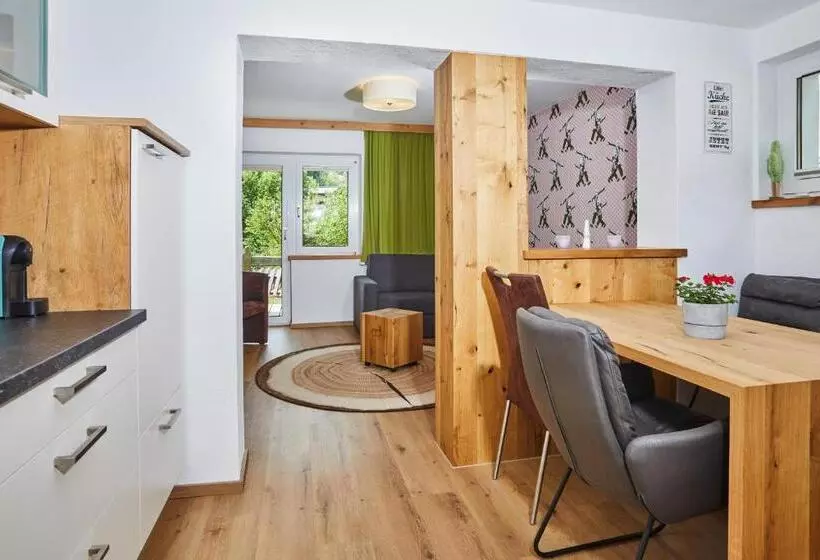 １ベッドルームアパートメント, Home Suite Home