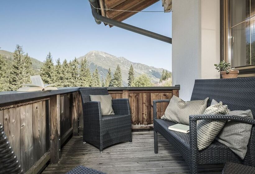 דירת שלושה חדרים, Montana Apartments