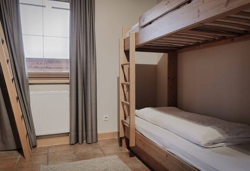 Апартаменты 3 Спальни, Montana Apartments