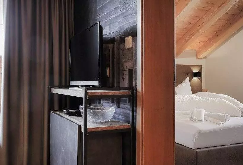 ３ベッドルームアパートメント, Montana Apartments