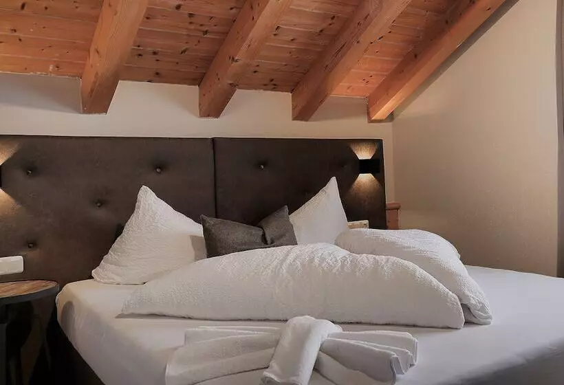 ３ベッドルームアパートメント, Montana Apartments