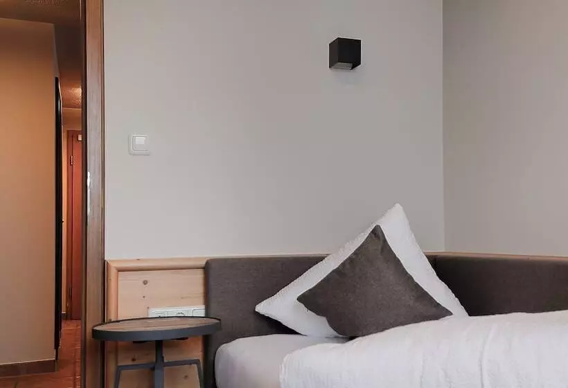 ３ベッドルームアパートメント, Montana Apartments