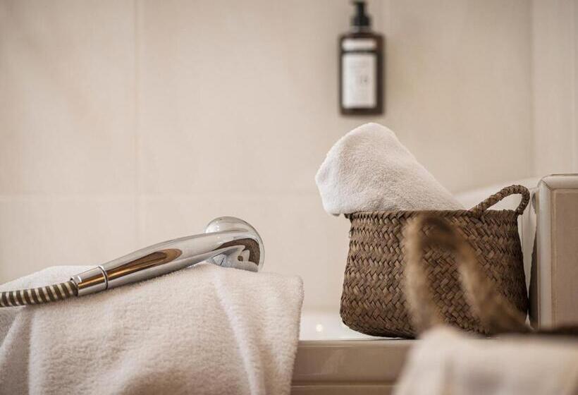 발코니 디럭스 룸, Post