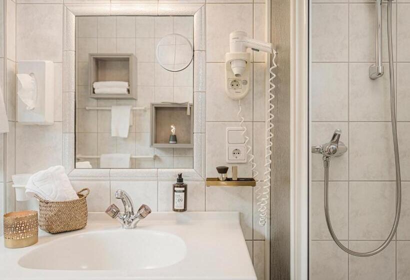 스탠다드 룸, Post