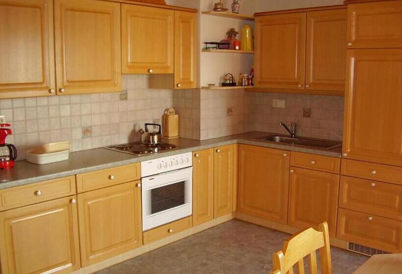 شقة غرفة واحدة, Sieglhof