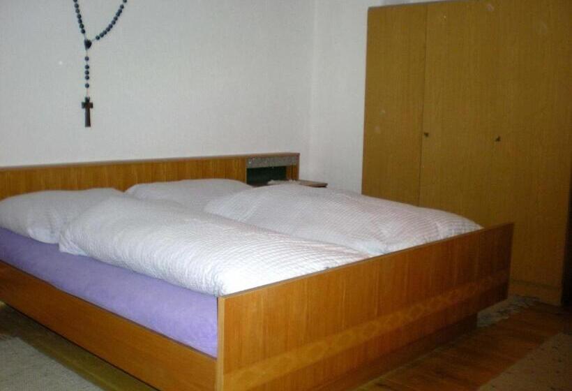 شقة غرفة واحدة, Sieglhof