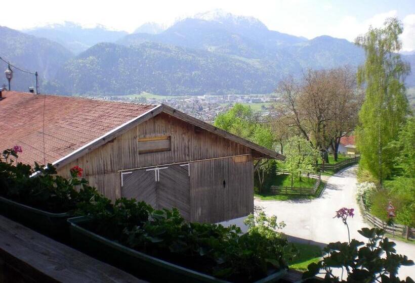 شقة غرفة واحدة, Sieglhof