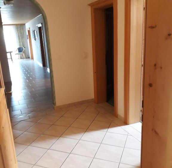 شقة غرفة واحدة, Sieglhof