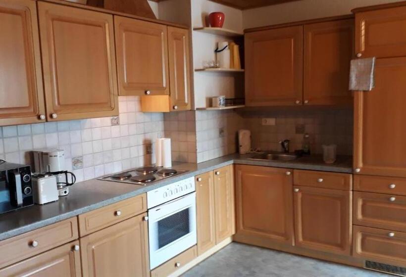 شقة غرفة واحدة, Sieglhof