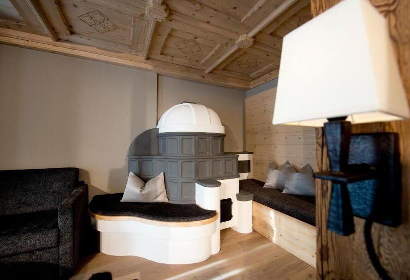 جناح ديلوكس, Winterbauer