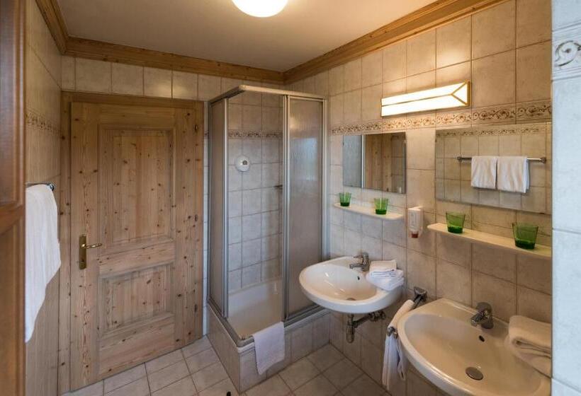 جناح عائلي, Winterbauer