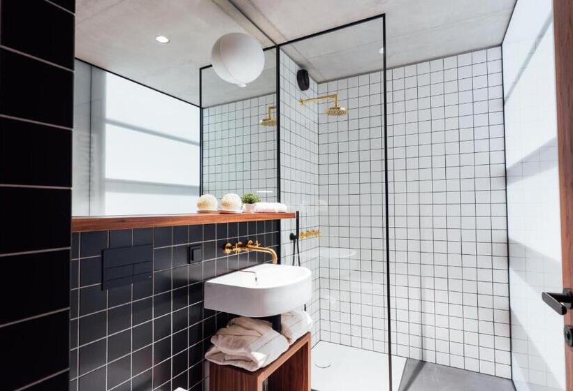 סטודיו סטנדרט עם מרפסת, Dot Sofia Apart