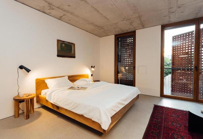 סטודיו סטנדרט עם מרפסת, Dot Sofia Apart