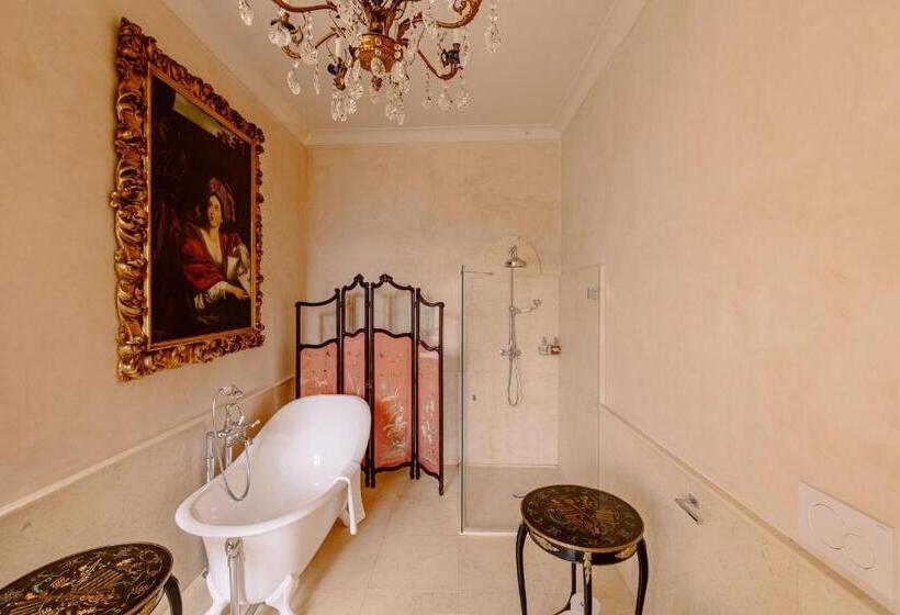 스탠다드 룸 킹사이즈 침대, Castello Di Casalborgone