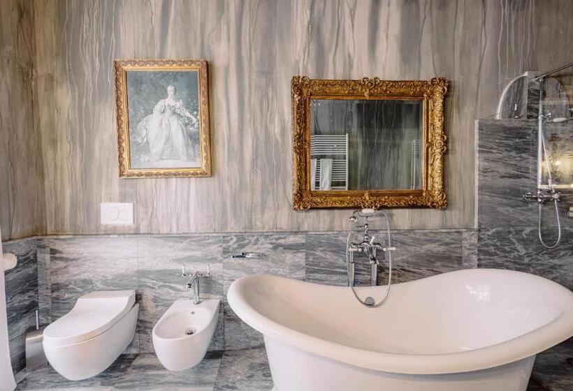 디럭스 주니어 스위트, Castello Di Casalborgone