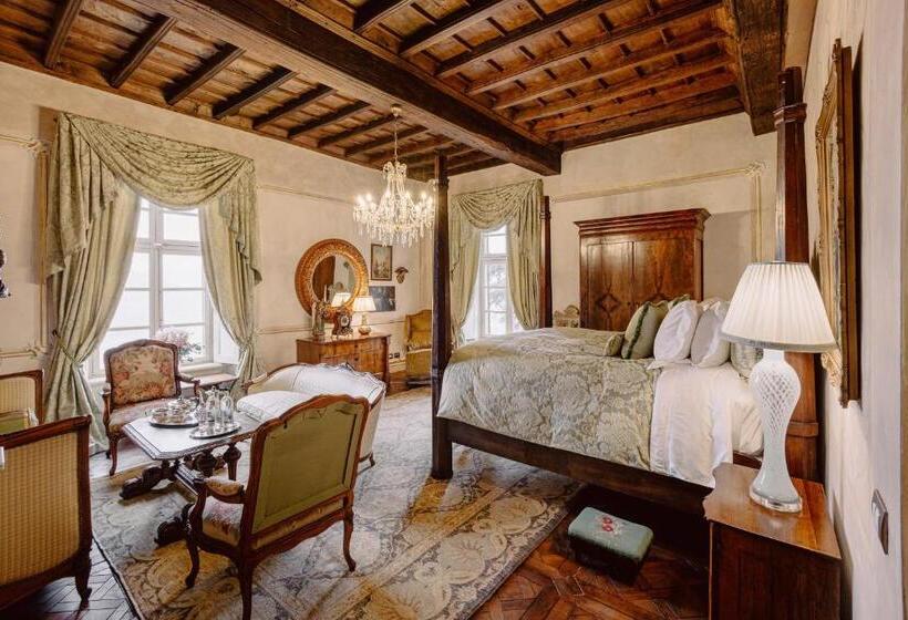 디럭스 주니어 스위트, Castello Di Casalborgone