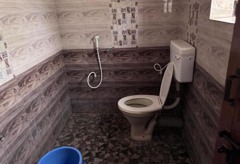 Номер Economy, Staymaker Deepak