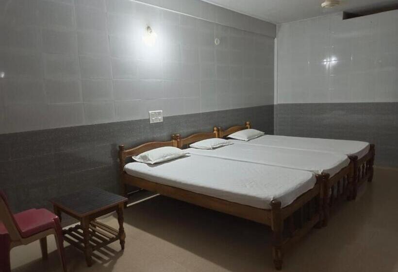 Трежместный Номер Economy, Staymaker Deepak