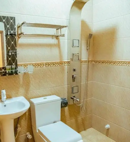 اتاق استاندارد سه نفره, Ekefaru Inn