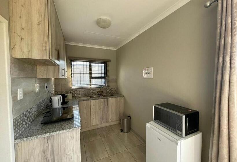 חדר דלוקס, Oaktree