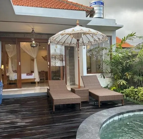 Villa 2 Makuuhuonetta, Gyanesh Villa