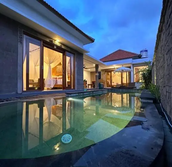 Villa 2 Makuuhuonetta, Gyanesh Villa
