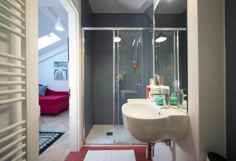 اتاق استاندارد سه نفره, B&b Piedicastello