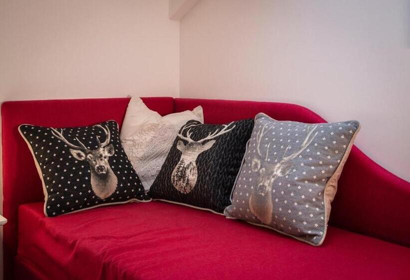 اتاق استاندارد سه نفره, B&b Piedicastello