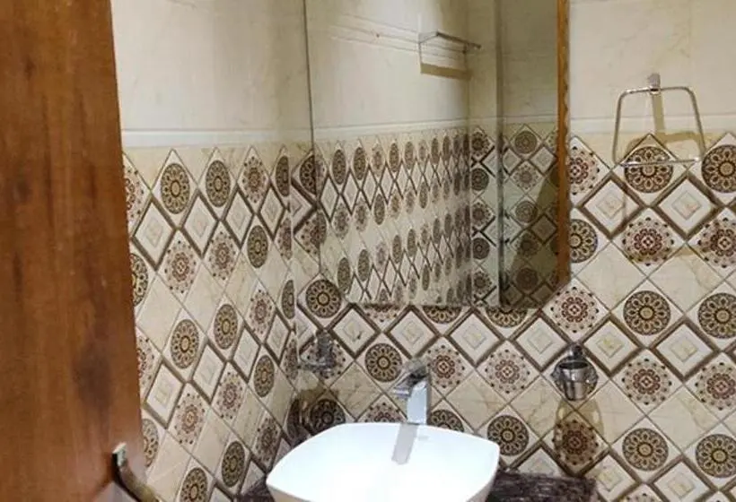 デラックスルーム, Fabhotel K9 Regency