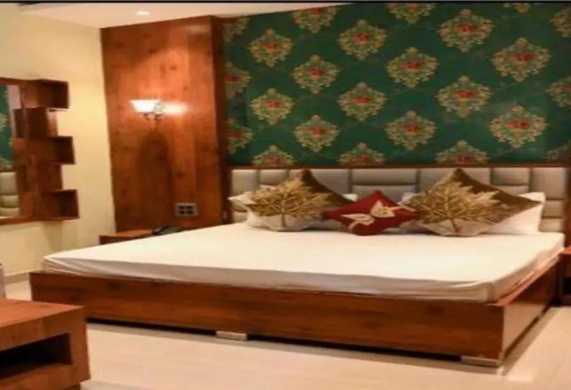 デラックスルーム, Fabhotel K9 Regency