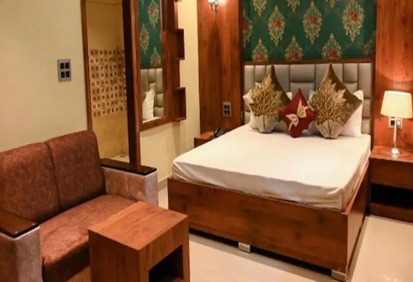 デラックスルーム, Fabhotel K9 Regency