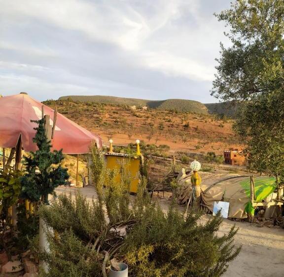 اتاق خانوادگی, Café Autor Dan Et Eger Nouvelle Restaurant