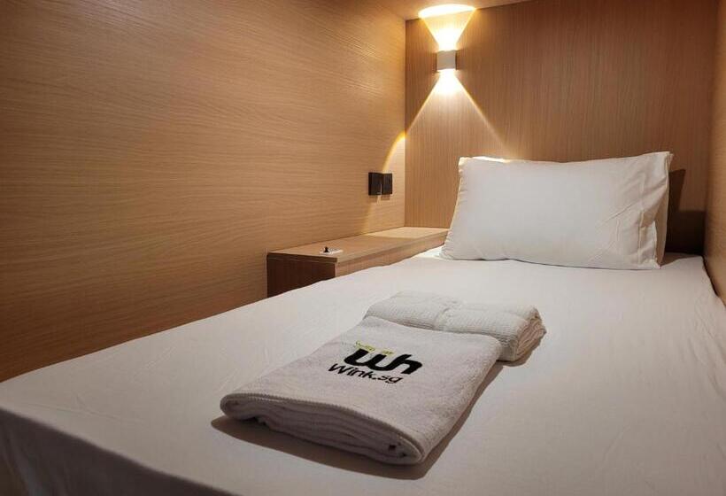 اتاق استاندارد, Wink At Perak Road