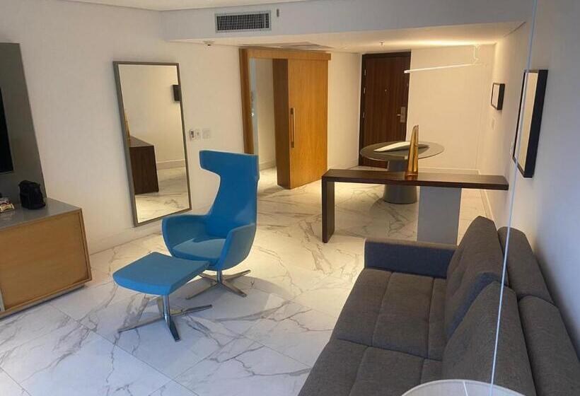 سوییت جونیور با چشم‌انداز دریا, Nacional Rio De Janeiro