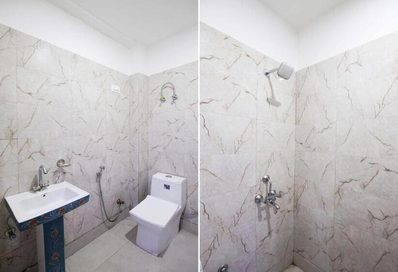 Triple Classic Room, Oyo Pinetree