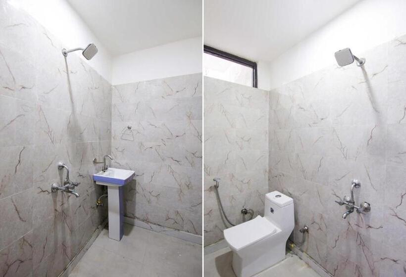 Triple Classic Room, Oyo Pinetree