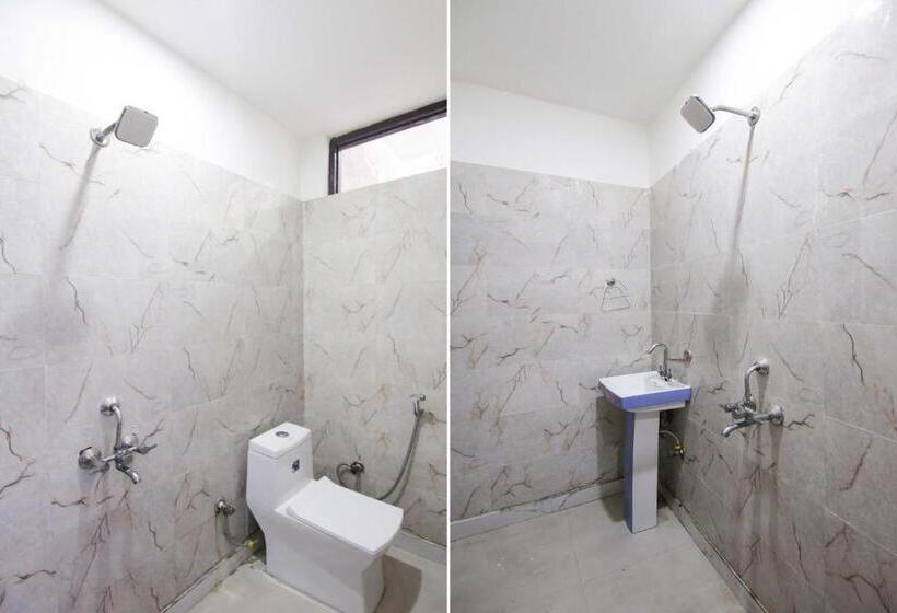 Triple Classic Room, Oyo Pinetree